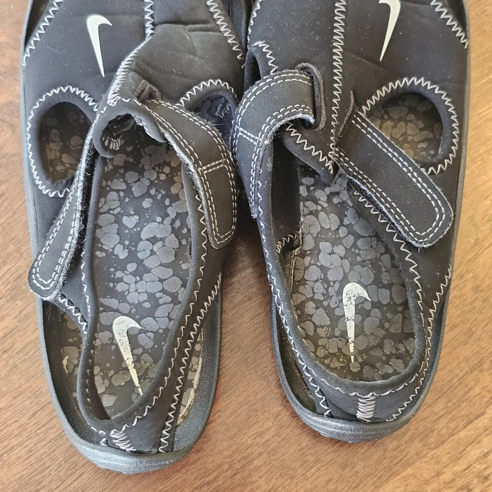 Nike Sunray Protect Kids' Sandals Black Outdoor Water Shoes 35 Euro Size Kids
